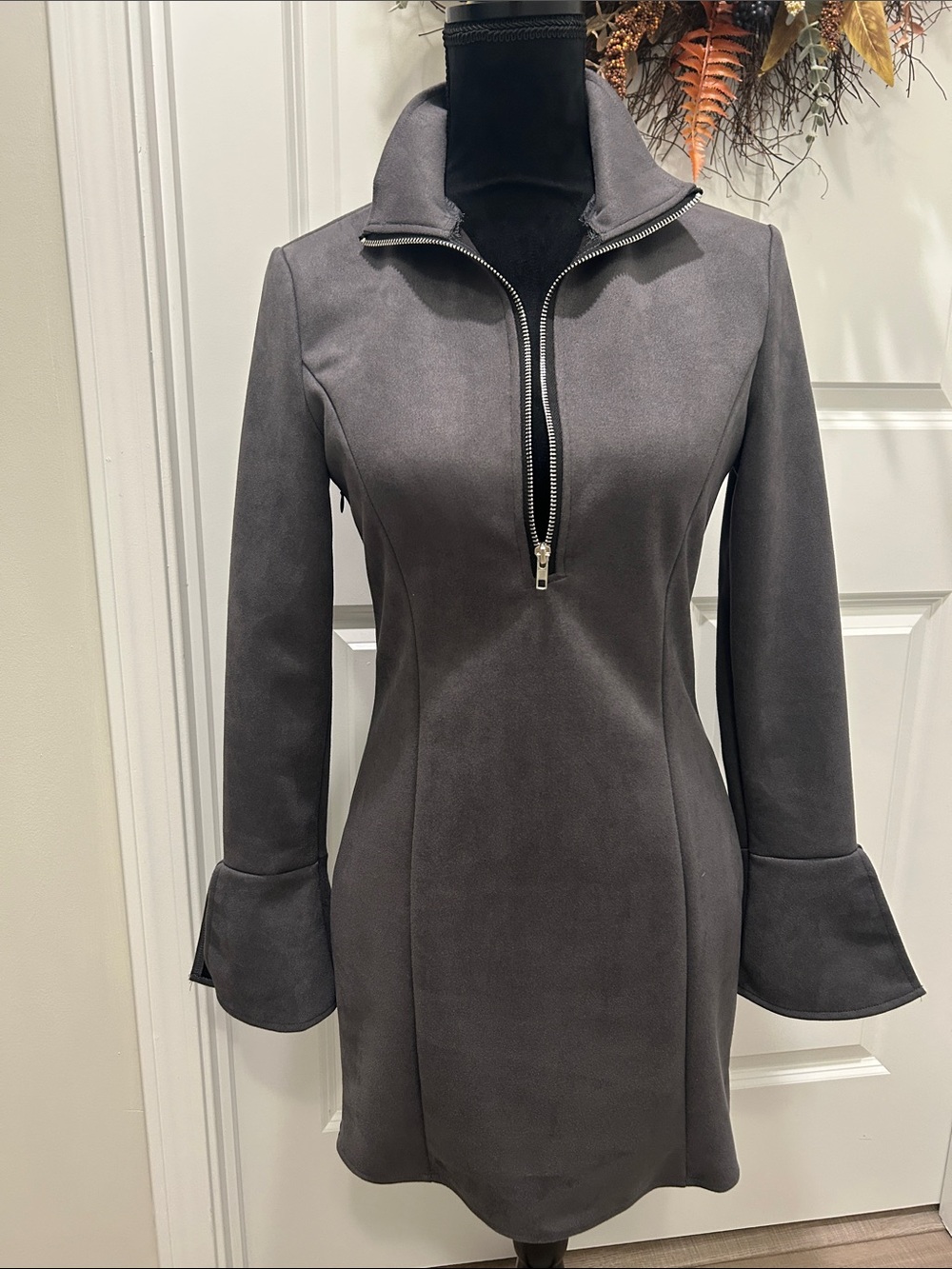 Women’s Soft Velvet Charcoal Gray Zip-Front Long Sleeve Dress Size XS
